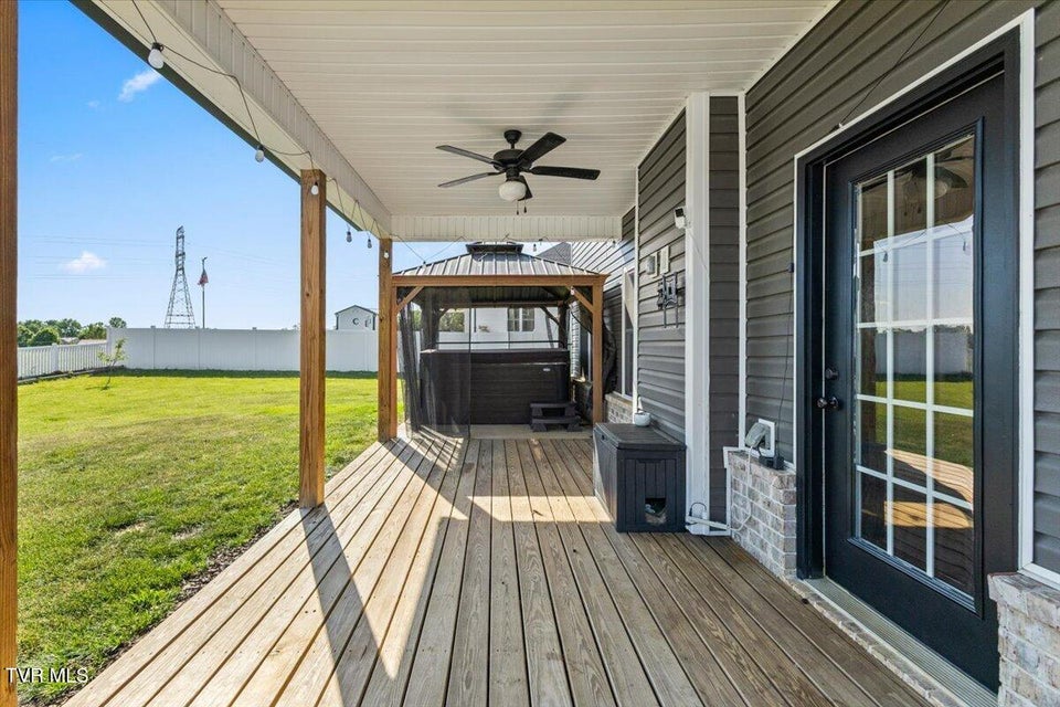 Photo #34: 433 Boulder Court