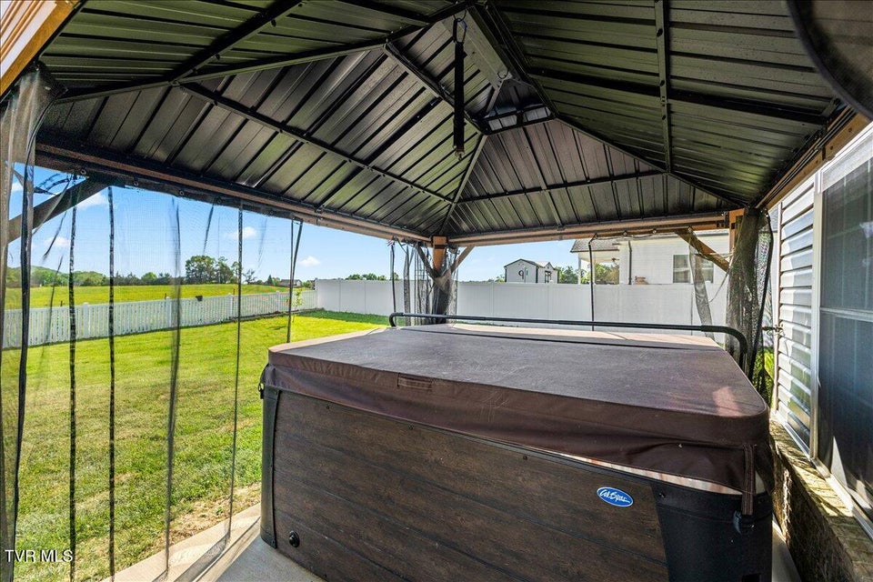 Photo #35: 433 Boulder Court