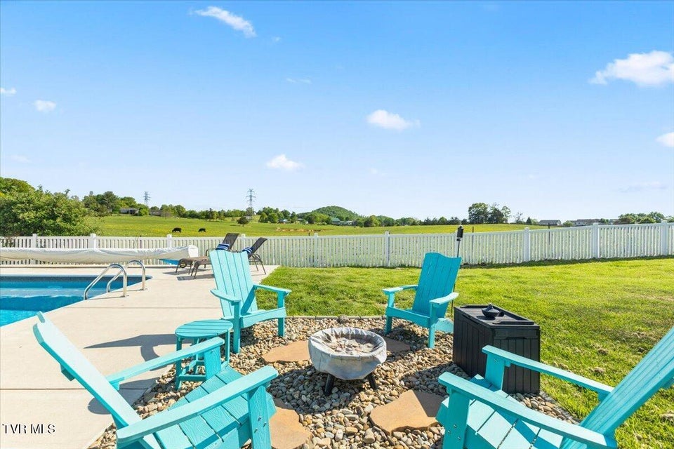 Photo #39: 433 Boulder Court