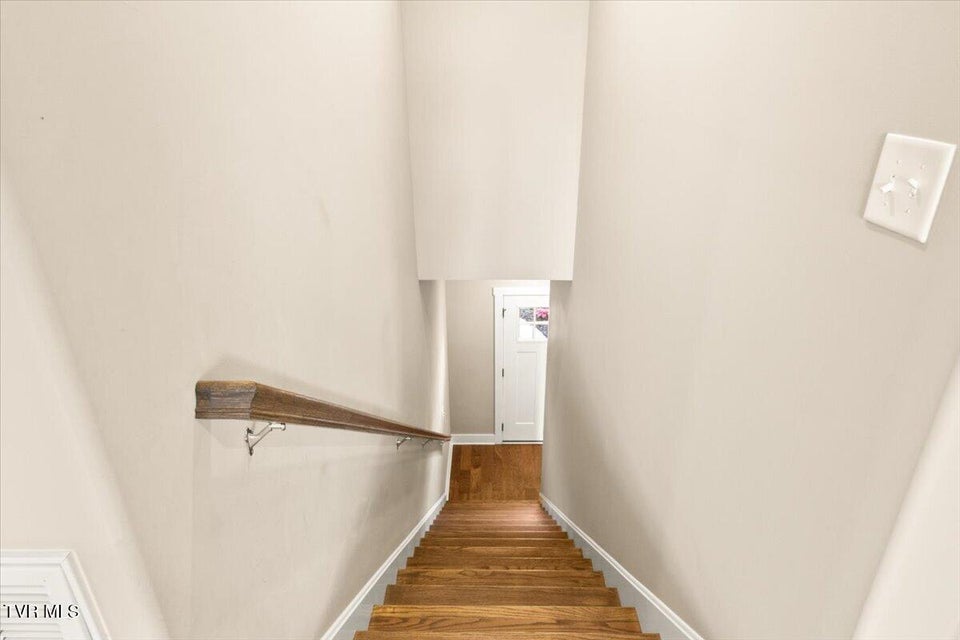 Photo #15: 433 Boulder Court