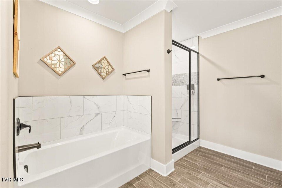 Photo #20: 433 Boulder Court