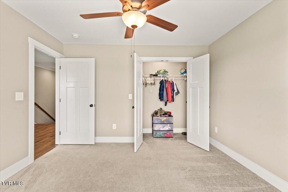 Photo #27: 433 Boulder Court