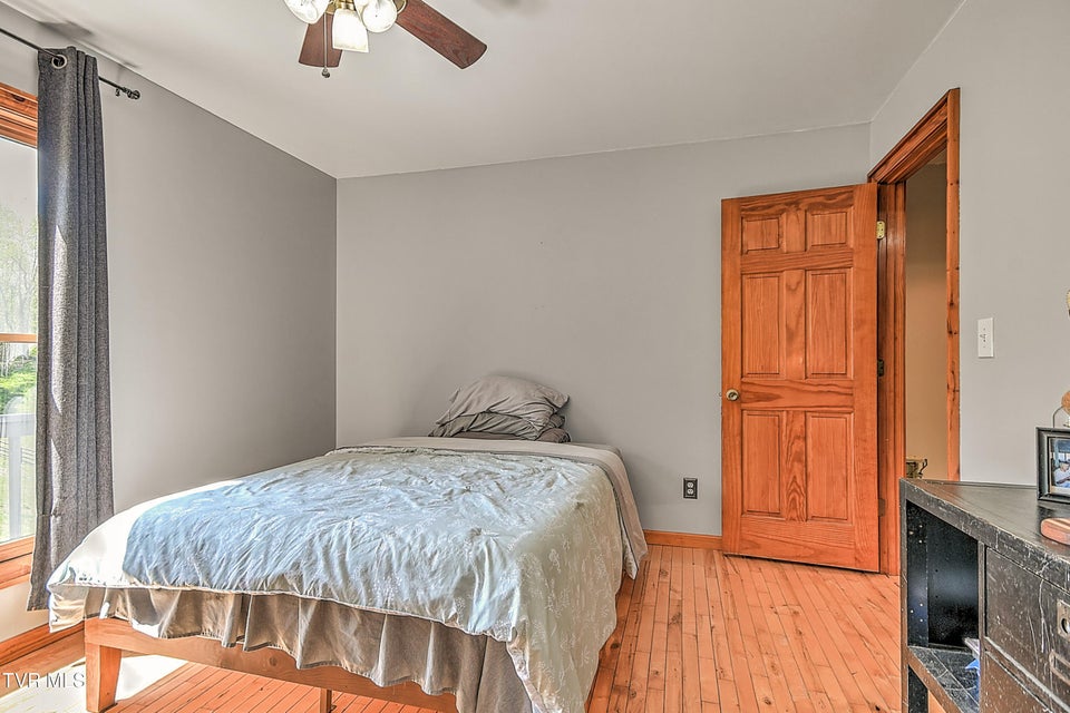 Photo #32: 146 Bear Cage Road