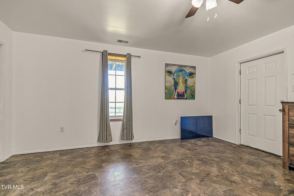 Photo #38: 146 Bear Cage Road