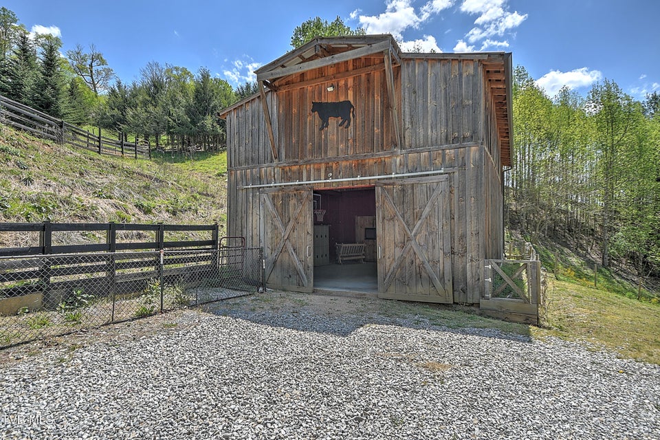 Photo #94: 146 Bear Cage Road