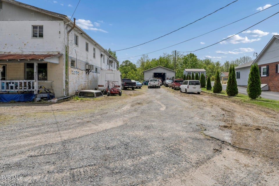 Photo #45: 3425 Bloomingdale Road