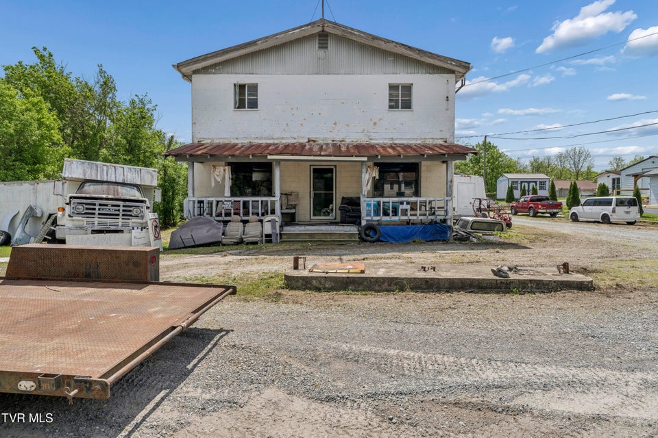 Photo #4: 3425 Bloomingdale Road