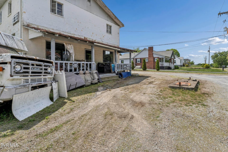 Photo #46: 3425 Bloomingdale Road