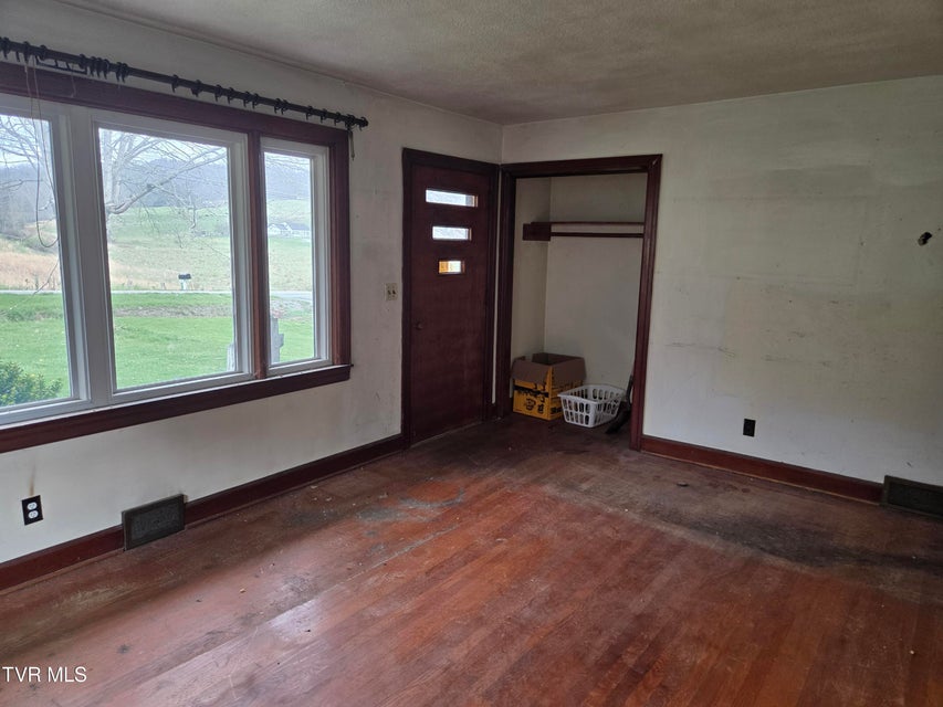 Photo #10: 10189 Crescent Road