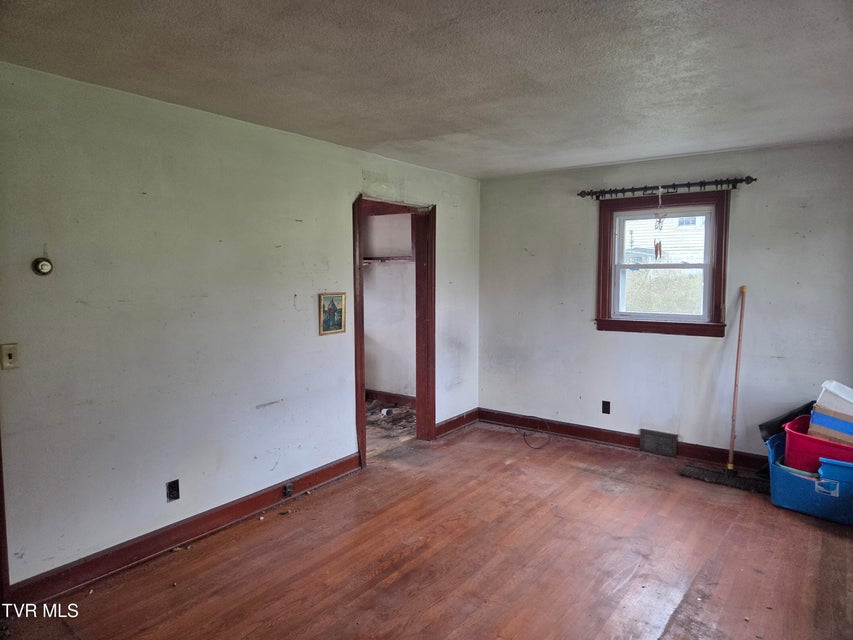 Photo #3: 10189 Crescent Road