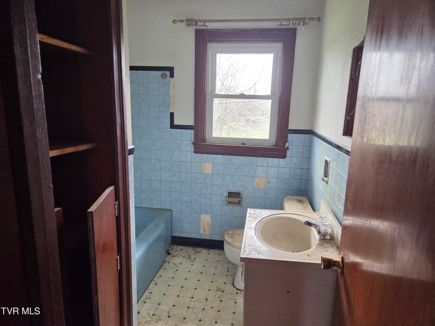 Photo #14: 10189 Crescent Road