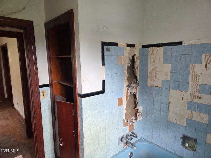 Photo #15: 10189 Crescent Road