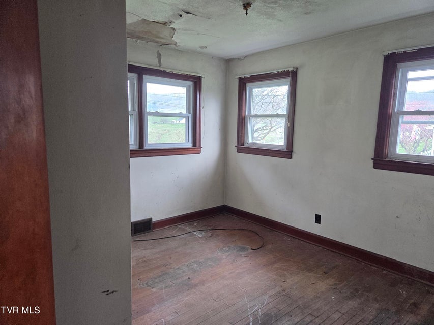 Photo #17: 10189 Crescent Road