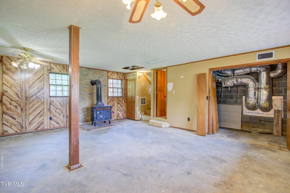 Photo #12: 156 Warrior Lane