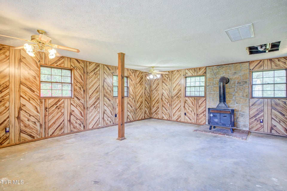 Photo #13: 156 Warrior Lane