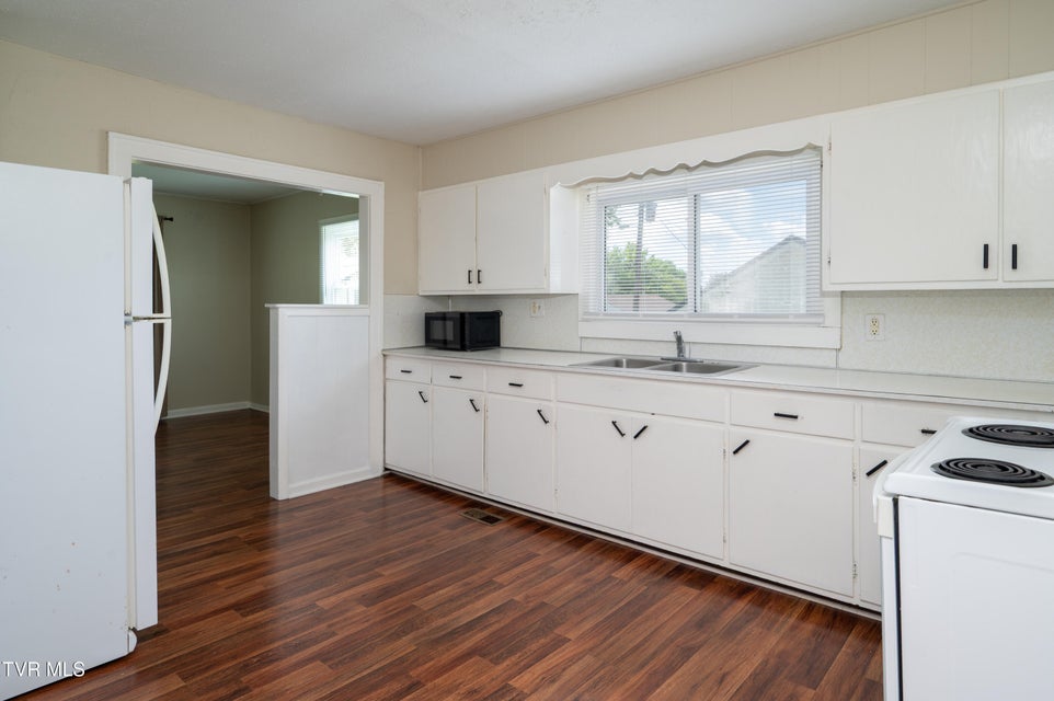 Photo #7: 2209 Locust Street