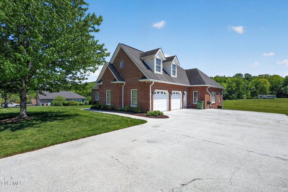 Photo #4: 121 Sunnyfield Drive