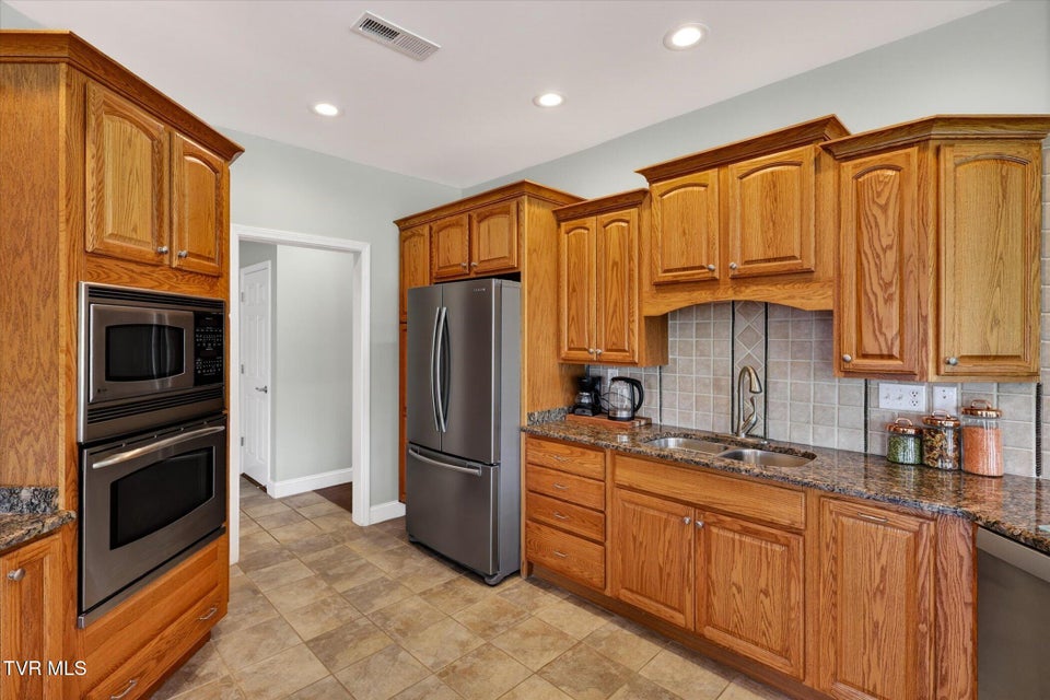 Photo #9: 121 Sunnyfield Drive