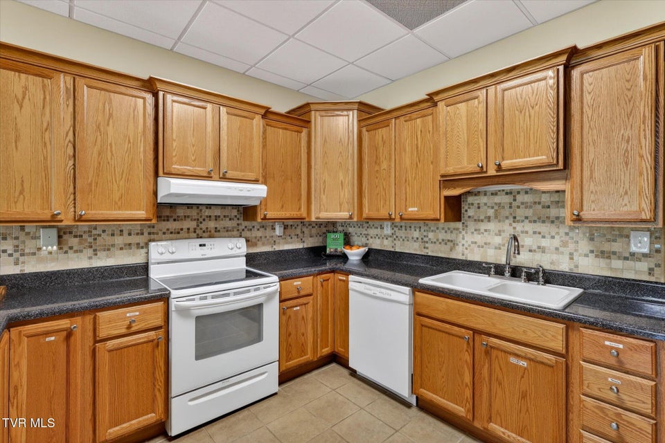 Photo #39: 121 Sunnyfield Drive