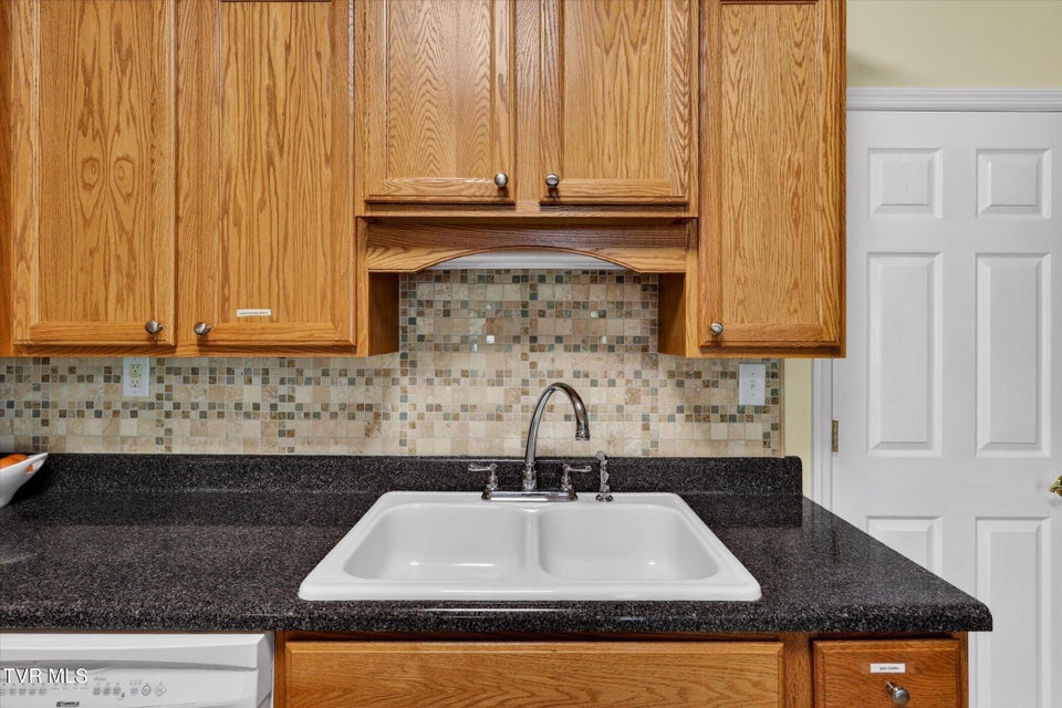 Photo #42: 121 Sunnyfield Drive