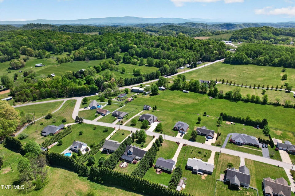 Photo #70: 121 Sunnyfield Drive