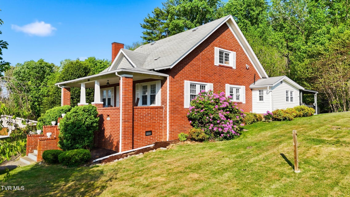 Photo #2: 251 Charleston Street