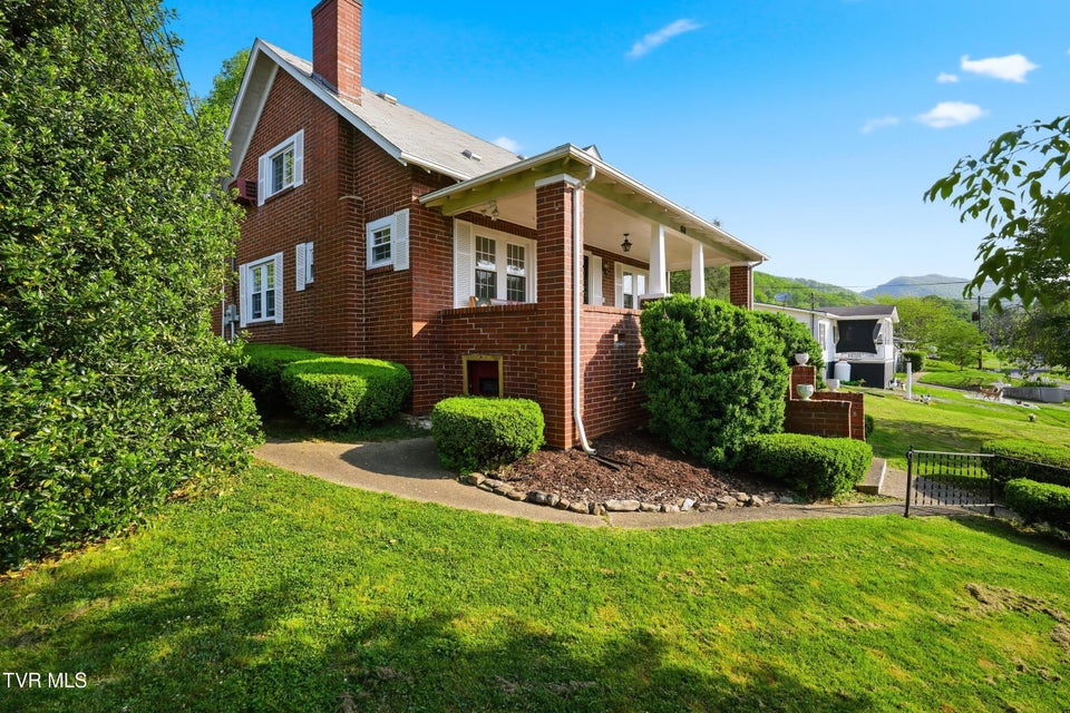 Photo #32: 251 Charleston Street