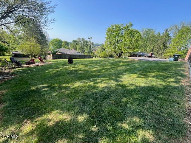 Photo #7: 179 Cloverleaf Drive