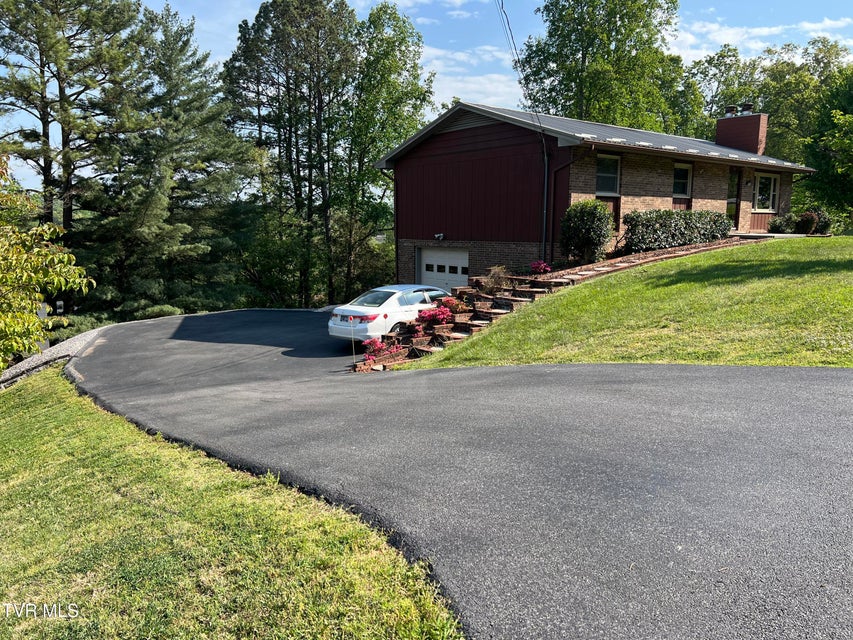 Photo #69: 737 Foothills Road