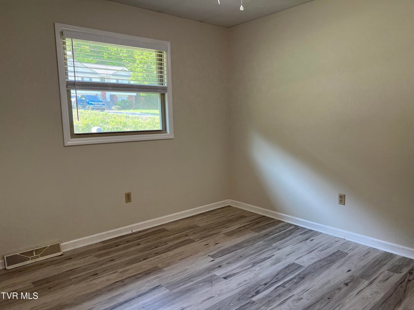 Photo #46: 737 Foothills Road