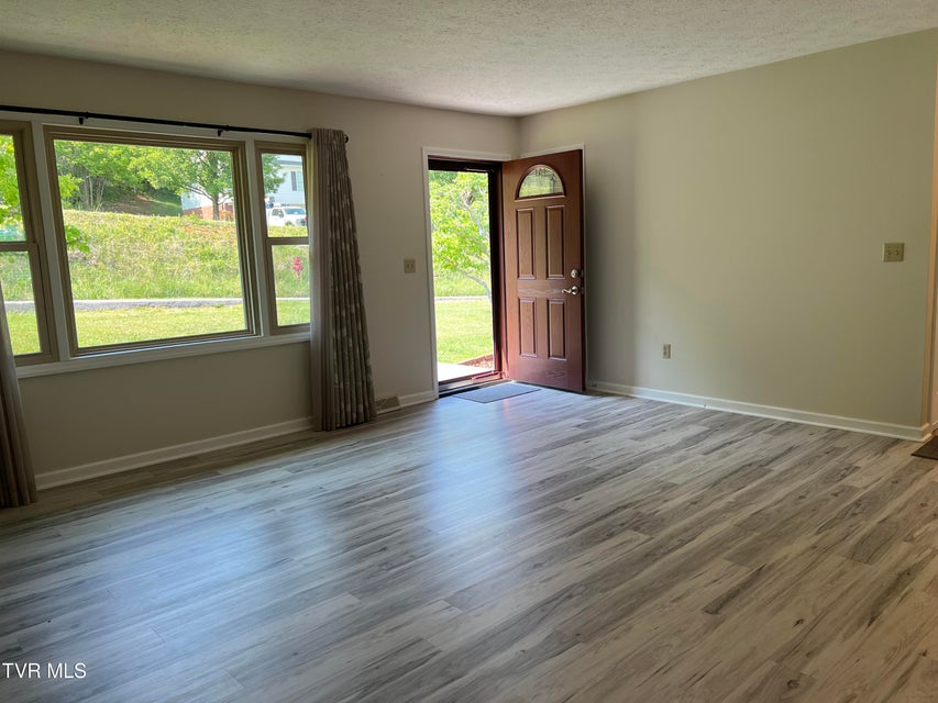 Photo #28: 737 Foothills Road