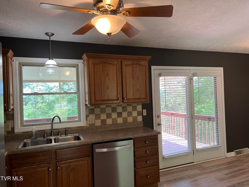 Photo #19: 737 Foothills Road