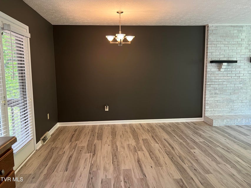 Photo #27: 737 Foothills Road