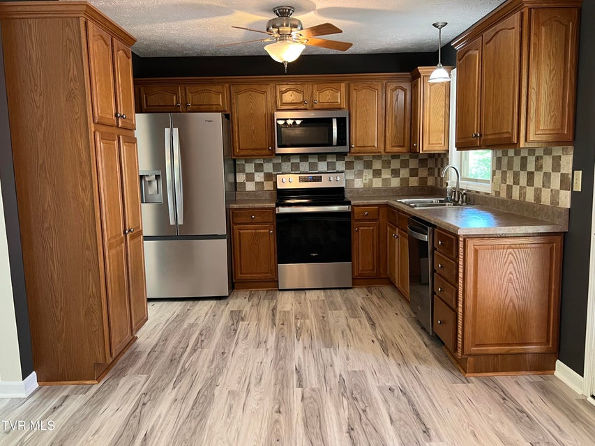 Photo #20: 737 Foothills Road