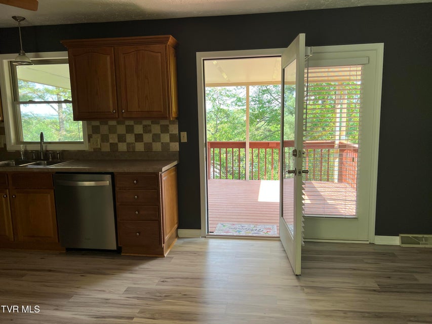 Photo #15: 737 Foothills Road