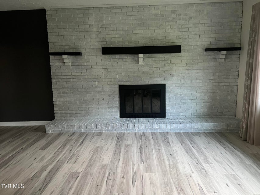 Photo #29: 737 Foothills Road