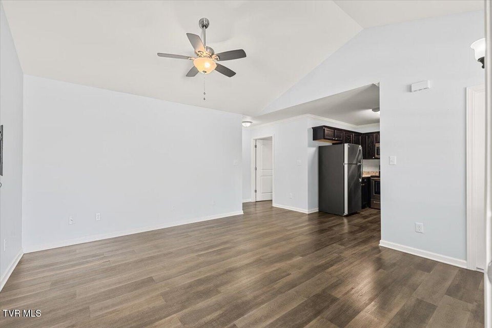 Photo #5: 61 Chatfield Square