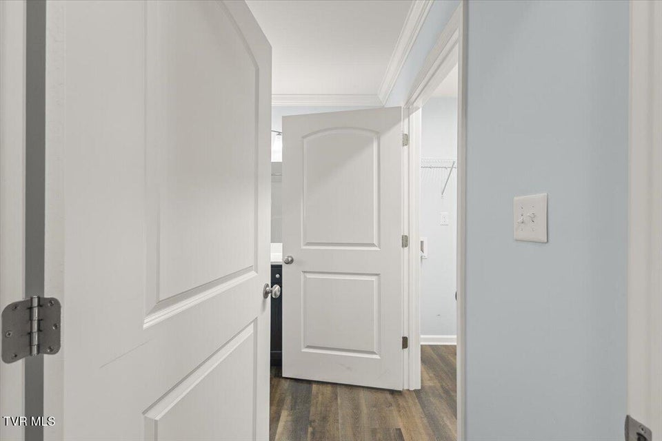 Photo #16: 61 Chatfield Square