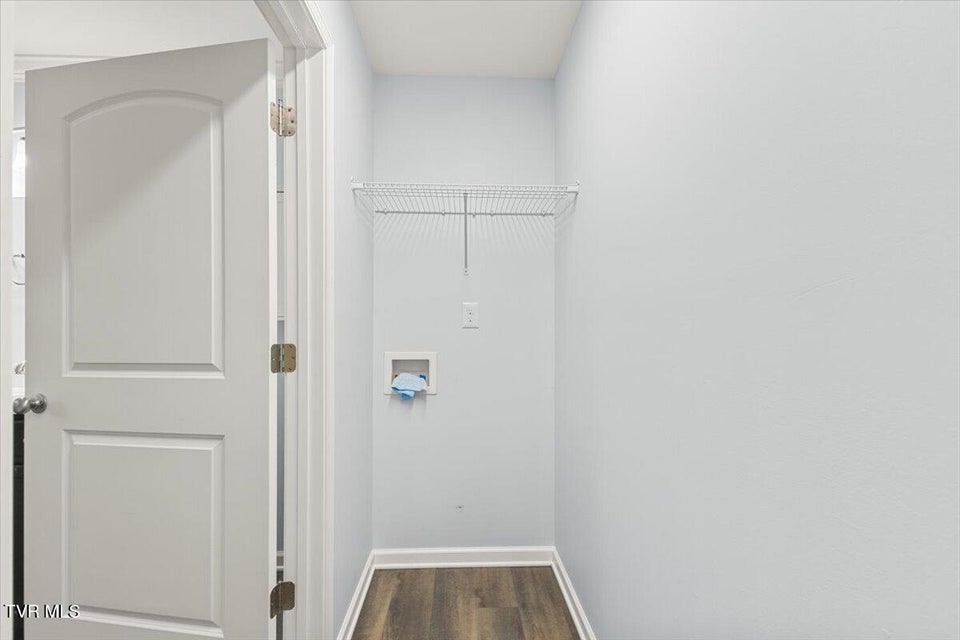 Photo #17: 61 Chatfield Square