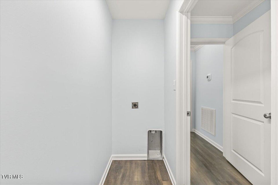 Photo #18: 61 Chatfield Square