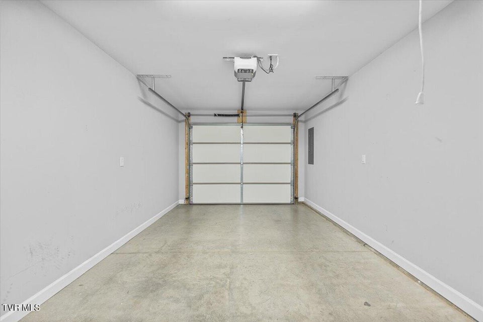 Photo #23: 61 Chatfield Square