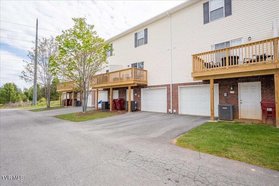 Photo #25: 2201 Cherokee Road