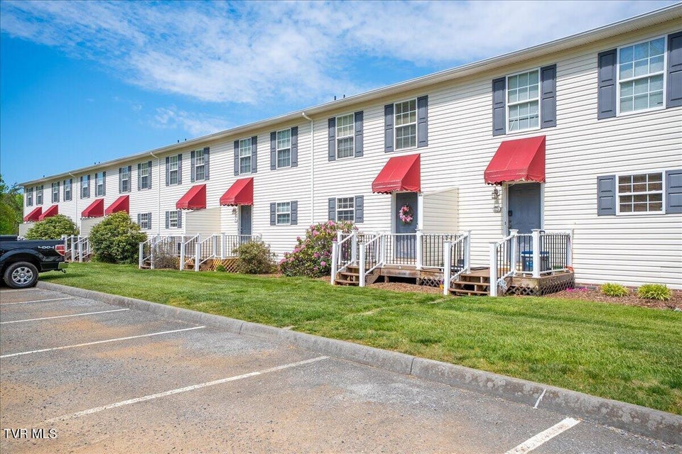 Photo #32: 2201 Cherokee Road