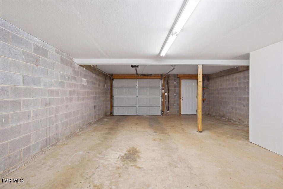 Photo #21: 2201 Cherokee Road