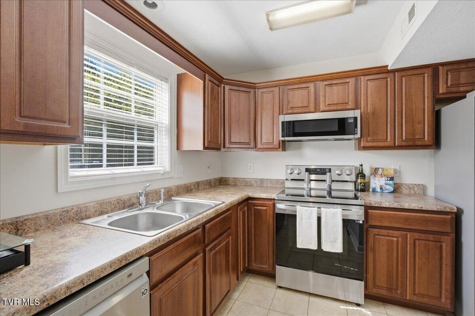 Photo #8: 2201 Cherokee Road