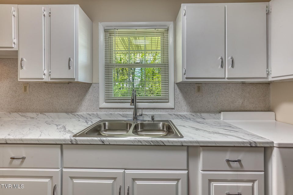 Photo #10: 171 Reedy Street