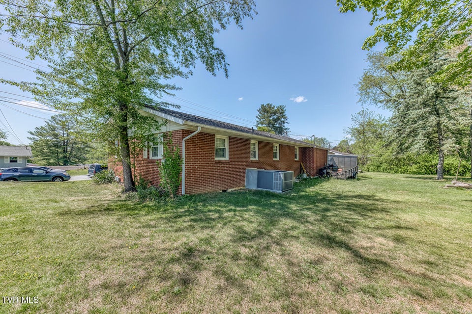 Photo #25: 171 Reedy Street