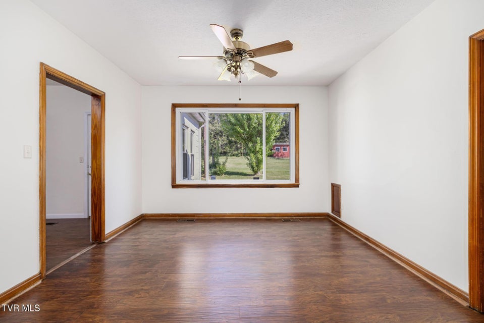 Photo #9: 153 Forest Avenue