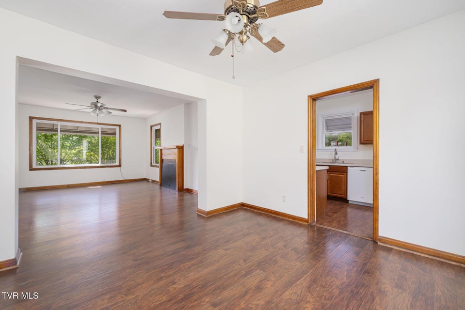 Photo #10: 153 Forest Avenue