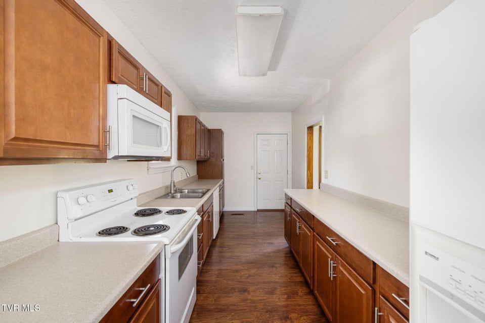 Photo #13: 153 Forest Avenue